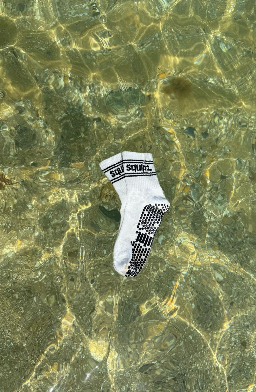 Why Grip Socks Are a Must-Have for Pilates & Yoga (And How to Choose the Best Pair)