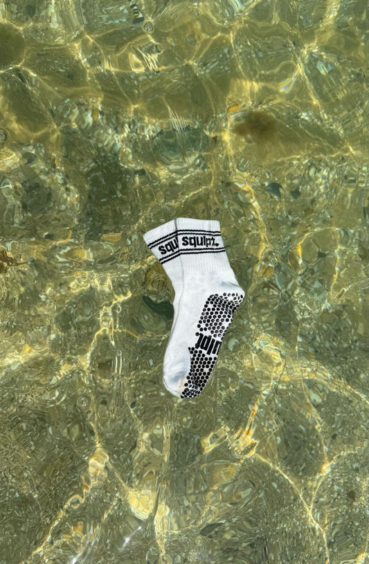 Why Grip Socks Are a Must-Have for Pilates & Yoga (And How to Choose the Best Pair)